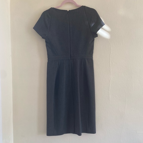 DVF "Katrina" dress grey in size 6. - Picture 2 of 6